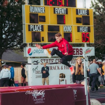 Williamsburg IA 27’ Football, Baseball, Track-6’3 HighJump 5’11 165