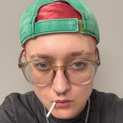 eve_suxx's profile picture. 24 ☆ fix your heart or die ☆ non-binary