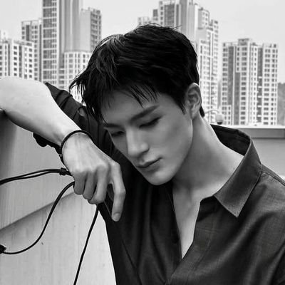 Jenoleh's profile picture. Baritone reverberates, aural gravitas.