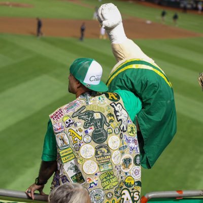 🐘🍻🏟️ Last Dive Bar Owner🏟️⚾️🍻🐘Raaaammmmooooooooonnnnn!!!!! 🏟 Visit The Dive Bar! 👇🏽 Link down there.