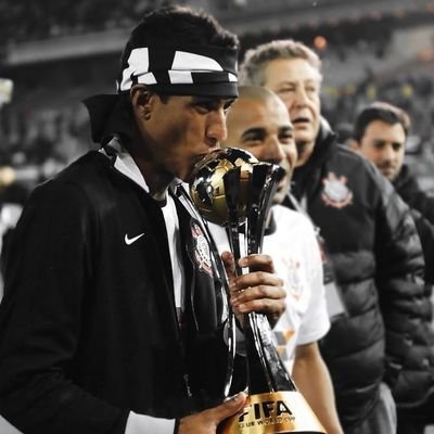 depressivo graças ao Corinthians. Falo de música, futebol e tudo mais