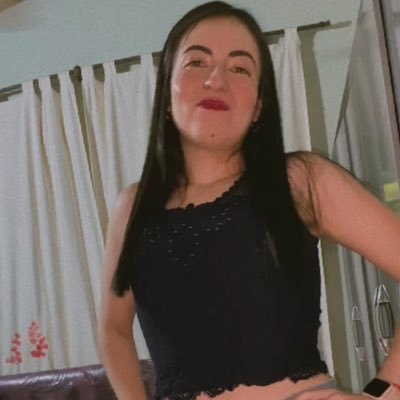 Soy uno de esos abogados que les hizo el divorcio a sus progenitores. Vivo la vida con cara de ojete, pero soy amigable🤓 uso tw para quejarme nomas😆