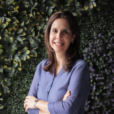 Economista, Administradora de empresas, catedrática, columnista, Public Policy, Educación, desarrollo humano, comprometida con mi país y mi familia, lectora