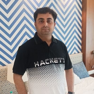 “कोई काफ़ी अकेला है, और कोई अकेला ही काफ़ी है”