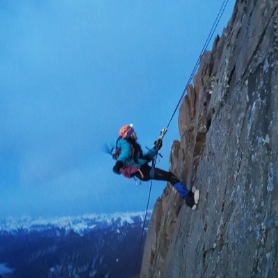 blueberry_s007's profile picture. Beyond the towering snow ridges, beneath me lies the abyss, within me — unshakable faith. Reaching the summit is my loudest answer to fate.