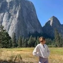 Ywiesic5813's profile picture. 