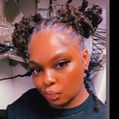 eaters never die. ♑|♏️|♒️. wanderer. muva. queer. writer. nail artist. $dnastybby #RIPSpike💔