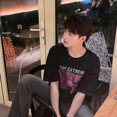 user27539538's profile picture. xp复杂、xy强烈。胯下粗大黑，用过的都说好。直接私信🚪188。喜欢健身，Alpha特质S严主暖男Dom，03年的狮子，站着186躺着21，器大活好技术强，性瘾臀控爱反差，干净清爽花样多，高素质懂规则有经验，折腾一晚上不是问题，引导出你最骚浪贱的一面