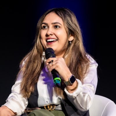 Akansha Dimri Profile