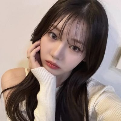 huggieririi's profile picture. forget-me-not.