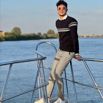 AliEllo39534329's profile picture. 
