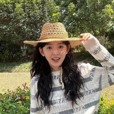954d9e75270's profile picture. Committed to decentralization. Empowering through blockchain tech.