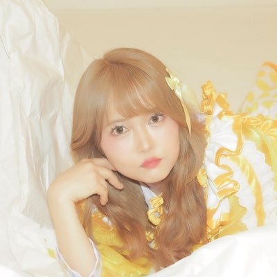@ROYLG_official ︙ #ロイリミ︙ 黄色 ︙ ˗ˏˋ 📒🌼 ˎˊ˗ ︙めもりゆずか︙寿司とカピバラとラジオとバラエティ番組と読書が好き︙現役SE︙【見る】 #萌森ーっ︙【絵を載せる】 #萌森絵 ︙【ご提案】 #萌森ポーズ図鑑