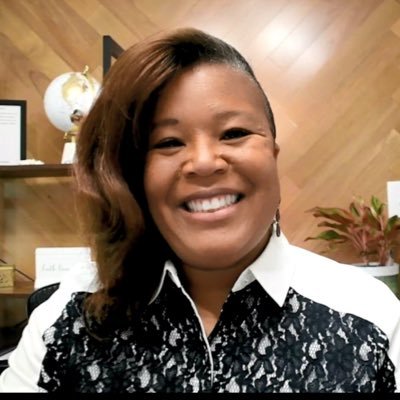 Wife, mother, podcaster, CEO of Nexlevel, who supports clients to embrace the unknown & thrive throughout change. I also ❤️ to mentor aspiring consultants !
