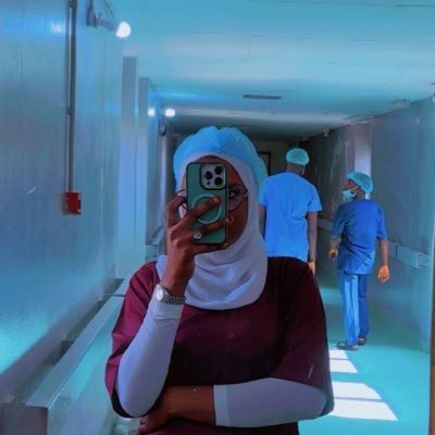 She who leaves a trail of glitter✨ is never forgotten.
RN|RM|BNSc;Unimaid.
#Cruise&Content