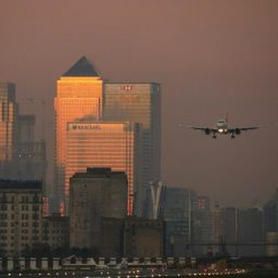 LondonLive59691's profile picture. 