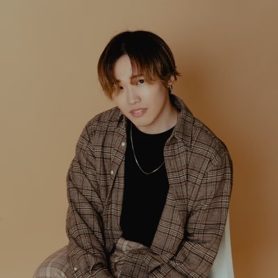 25age┊愛知・岐阜・東京 ┊ singer song writer┊恋愛ソングを書くのが好きです ┊ 作詞・作曲・楽曲提供 ┊ オリジナル曲TikTok総再生回数1000万回⤴︎┊ お仕事ご依頼はDMへ🙇♂️ 3人組ボーカルグループ【ラフルーム】▶︎@laugh__room