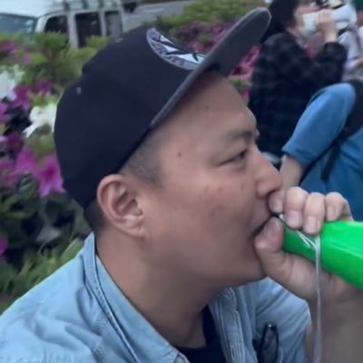 かつて日本は護摩焚きでマリファナを燃やしchillするなど、神事、仏事に広く利用されていた。ゲイもかつて共和党のゲイが大麻解放訴えパレードでマリファナ焚いて革命を起こした。麻は神様から頂いた物と言うのが本来の日本人の考え方だから草解放を強く求む。禁止したのはGHQってところからおかしい。俺はただ本当の事を言ってるだけさ