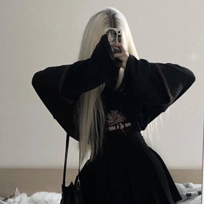 i don’t know who i am anymore | 26 | UGW: 100 | edtwt | she/her Ⓥ