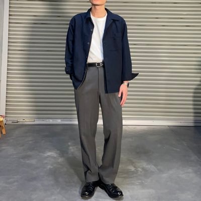 『全身ユニクロですが何か?』というブログを運営中。「え!ユニクロ!?」と驚かれる様な、厳選アイテムとコーディネートを紹介しています。