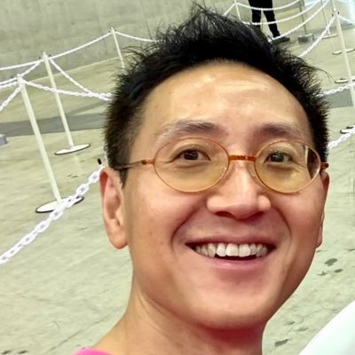 Vocalist, Photographer, Designer, Gamer. 香港出身で今は日本と香港に行ったり来たり。ファインモーション所属。