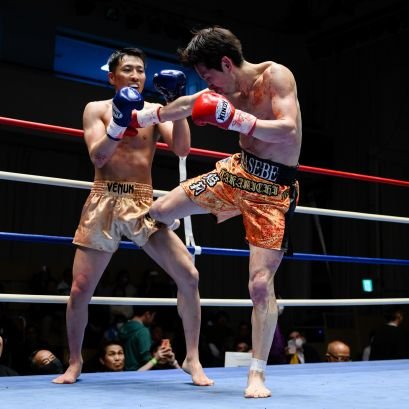 プロキックボクサー
ポーカーフェイスなハイパーポジティブ野郎🥊
#笑いを大事にする漢
#youtuber
#格闘技大好き
#キックマシーン
蹴り飛ばすひと
#自分ブランド
ハイパーポジティブとネガティブにも猪突猛進👊人生楽しく行った方がおもしれ⤴️
