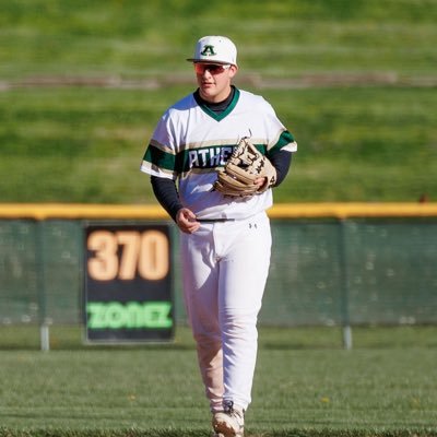 OF/2B | 6’0 200lb | Athens Highschool | CO 26’ | Squat 350 | Bench 205 | Clean 250 | Uncommitted | 4.25 GPA | kadenshort59@gmail.com | 740-447-2293 |