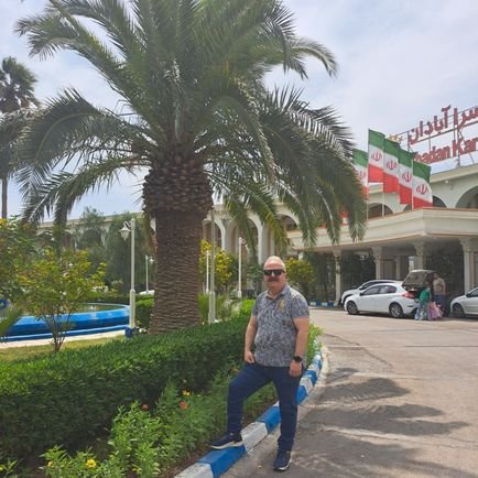 ما زنده به آنیم که آرام نگیریم
موجیم که آسودگی ما عدم ماست .
(جمهوریخواه اصلاحطلب عاشق ایران 💚. دلبسته استاد شجریان . پرسپولیس ❤ بارسلونا)