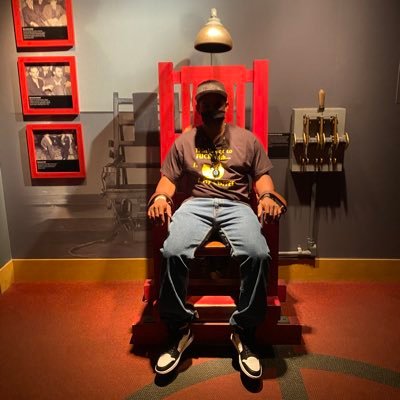 bohannibal's profile picture. Saltwater aquarium enthusiast  40+ Twitter #blacklove #rolltide #girldad #taken #wutangforever #father #PSU #virgo ENTJ $bohannibal #FearTheDeer #engaged