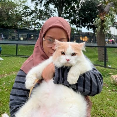 almondfams's profile picture. Hari hari bersama almond and fams 😻