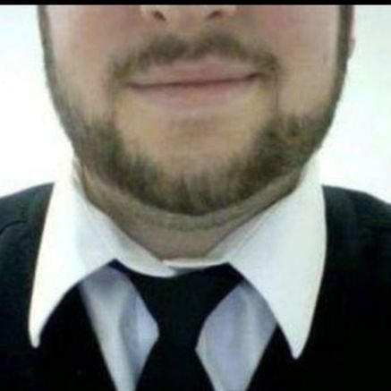 CEO de Hermosillo. Celebridad atrapada en cuerpo clasemediero. Modelo de boxers y mentiroso ocasional.Tweets tan malos que le pegan a los tweets mas chicos