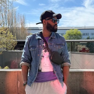 CEO @BlerdzUnite 💼 | 1/4 of @urbansama 👾 | Host 🎤 | UNCW Track & Field Hall of Fame 🏅 | Gamer 🎮 | Combat Sports 🥋 | Blerd 🧠 #1PercentBetterEveryday