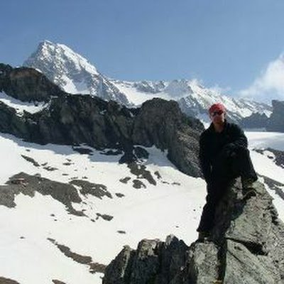 Anginsan587415's profile picture. 