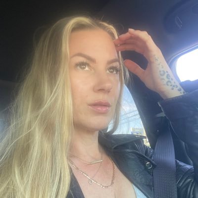 Comedian | Pod & TV Host | Grief Guru 😂❤️😭 #TattooRedo on @Netflix & MTV’s Girlcode 💋💋☎️ Call me: 513-916-0930 🎙️Host of Dying Laughing