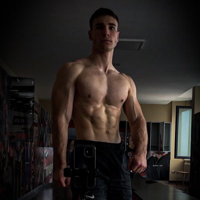 Je te partage toutes mes connaissances et mes réflexions autour de la musculation.