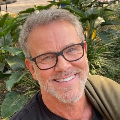 I'm a pipeline welder, contractor engineer, i'm a boss of my own firm, i have 8 workers.I and my firm do normally travel around the country https://t.co/Wbtloif