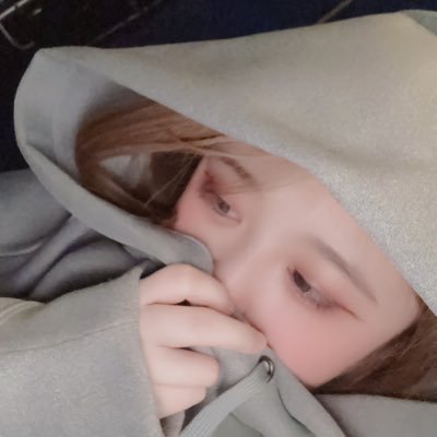 yuzu__030's profile picture. 年齢は永遠の18です。  ただのひっそり生きてるA〇女優