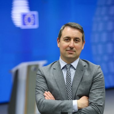 Head of Media Relations @EUCouncilPress #EUCO. helping media to understand the EU policy making. Tweets = my own words, not the Council one.