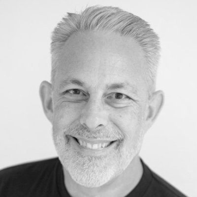 Host of The Seahawks Playbook Podcast. @HawksPlaybook Pro Voice Over Guy + Pre/Post Production Audio Engineer.