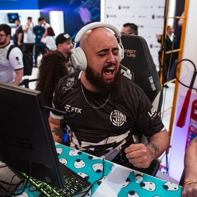 Fan/Bitch of @TSM
R6 Coach/Analyst for
Former @9zTeam and @TemprGG
🇧🇷🇱🇧🇦🇷