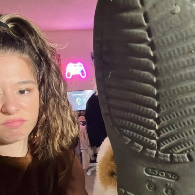 QueenRosesPupp1's profile picture. Queen Rose is my purpose in life, i live to obey her, and fund her life. Owned by @RoseGoddess_0