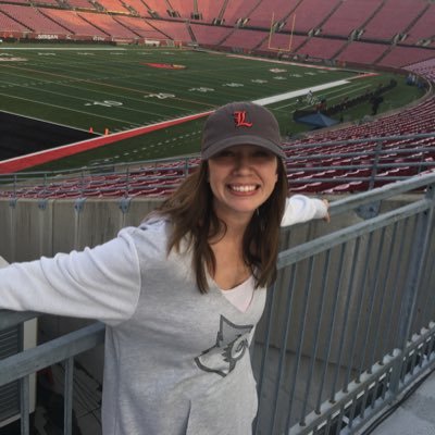Mom of 3. Married to the love of my life. Love Volleyball 🏐 Love Football 🏈 Love Basketball 🏀 Love U of L 🐔Love the United Kingdom 🇬🇧