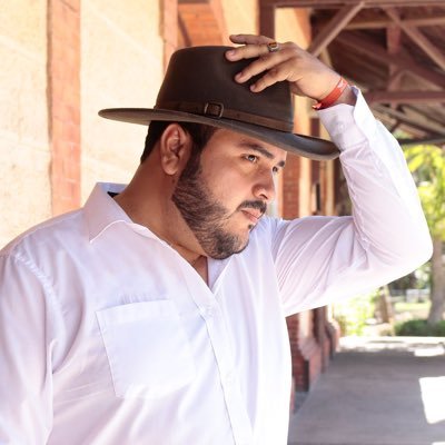Abogado Doctorando en Derecho Parlamentario, Ex Candidato a Diputado Local @MovCiudadanoMX , Ganadero de Toros de Lidia “La Alejandría” , Consultor Legislativo