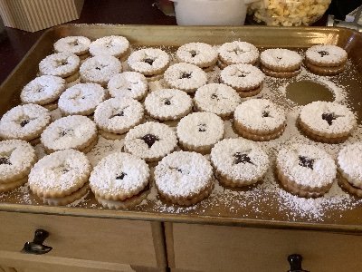 I’m an old hippie and grandma.Tea parties with my granddaughters are the best. Love daffodils, black cats and homemade cookies. Feed your head.