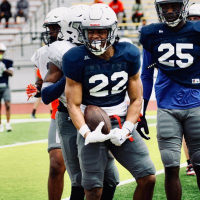Athlete:Football RB #23🏈 Milford Academy➡️UnewhavenFB➡️ LackawannaFB #37. | 5’11 205lbs