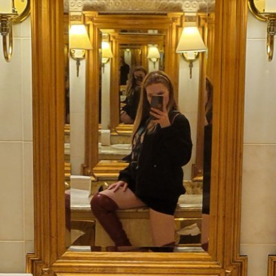Princess Stella💫✨
Toronto based Temptress. Breaking hearts and balls, draining wallets : $20 tribute to DM, or I'll fucking ignore you 💸💖