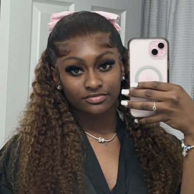 forevaasanaa's profile picture. 