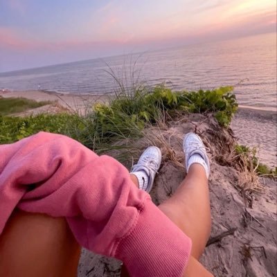 I’m a born again Christian who loves pink, drawing, and my dog Boo ˘͈ᵕ˘͈ “From the river to the sea, Israel will always be” 🇮🇱