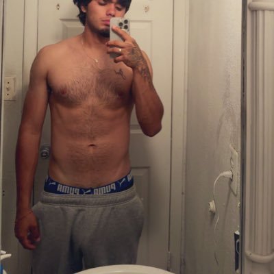 DaniFL772's profile picture. 