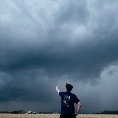 I am a Storm Chaser from Michigan!⛈️ Tornado/Severe Weather Enthusiast!🌪️ God first!✝️